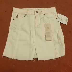 AG ADRIANO GOLDSCHMIED